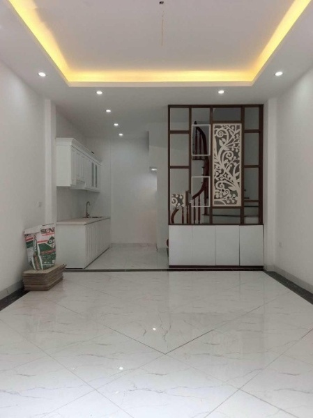 Bán nhà 5 tầng ô tô đỗ cửa tại Đường Nguyễn Văn Linh, Phường Thạch Bàn, Long Biên